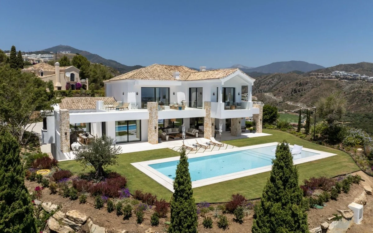 Zenith Villa
